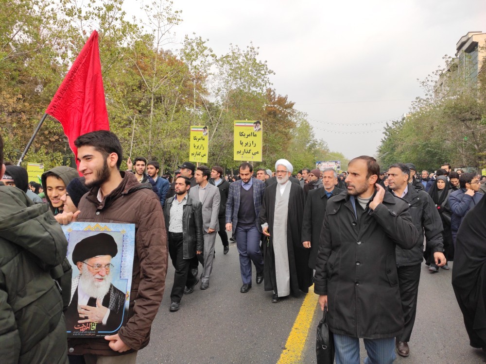 قیام علیه اغتشاشگران/ سنگ تمام پایتخت در دفاع از امنیت و اقتدار کشور/ تصاویری برای پمپئو