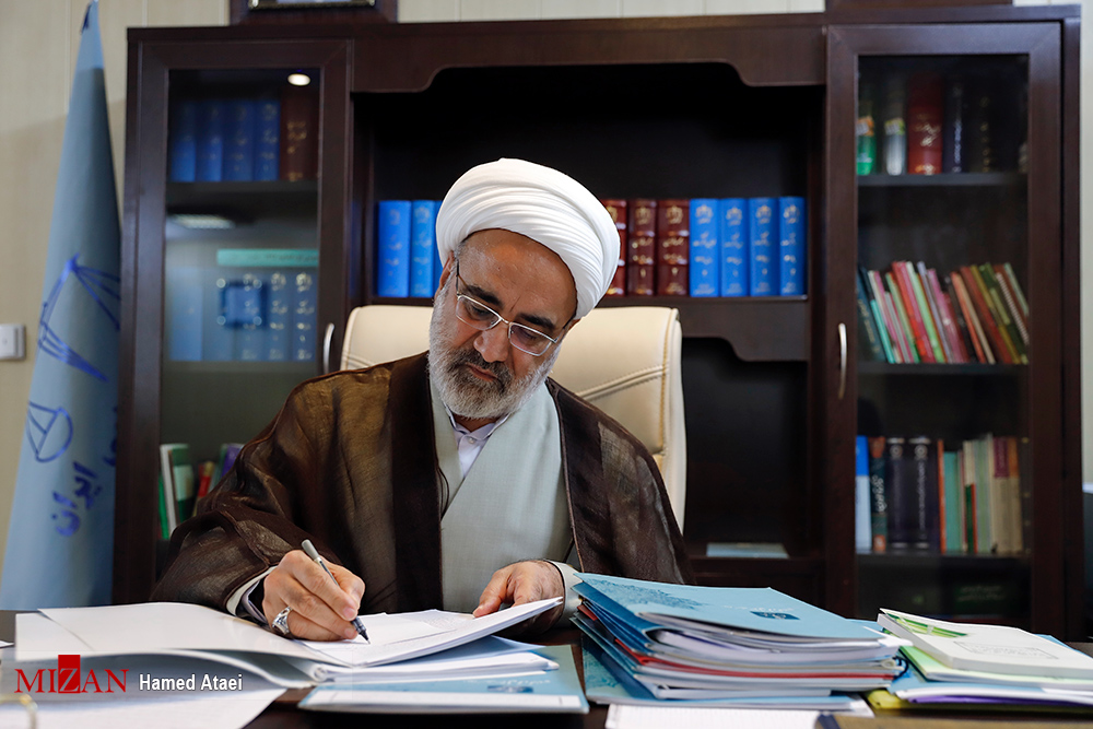 پنج شنبه صبح/ /////// ارتقاء و تشکیل ۴۰ کارگروه تخصصی در معاونت حقوقی /ایجاد کارگروه ویژه در ارتباط با نظریات مشورتی سازمان قضایی نیرو‌های مسلح در دستور کار / تدوین لایحه اصلاح قانون مجازات اسلامی بخش تعزیرات با رویکرد «قابل گذشت» بودن بسیاری از جرایم