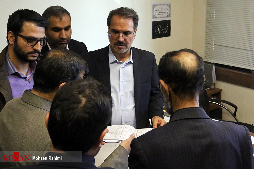 نظارت بر نحوه تکریم ارباب رجوع در واحدهای ثبتی از جایگاه مراجعین /از دستور تسریع در رفع مشکل پرونده زمین زراعی یک پیرمرد تا تذکر به هیات تعیین تکلیف نظارت بر نحوه تکریم ارباب رجوع در واحدهای ثبتی از جایگاه مراجعین /از دستور تسریع در رفع مشکل پرونده زمین زراعی یک پیرمرد تا تذکر به هیات تعیین تکلیف
