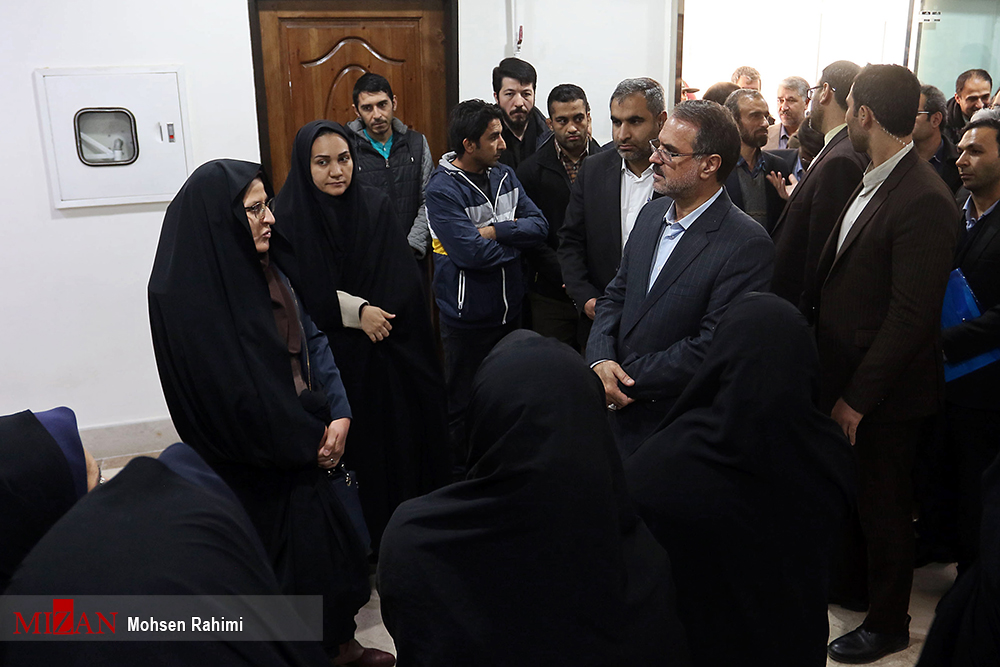 نظارت بر نحوه تکریم ارباب رجوع در واحدهای ثبتی از جایگاه مراجعین /از دستور تسریع در رفع مشکل پرونده زمین زراعی یک پیرمرد تا تذکر به هیات تعیین تکلیف نظارت بر نحوه تکریم ارباب رجوع در واحدهای ثبتی از جایگاه مراجعین /از دستور تسریع در رفع مشکل پرونده زمین زراعی یک پیرمرد تا تذکر به هیات تعیین تکلیف