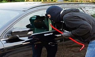 دستگیری مظنون و اعتراف به ده‌ها فقره سرقت خودرو و لوازم خودرو