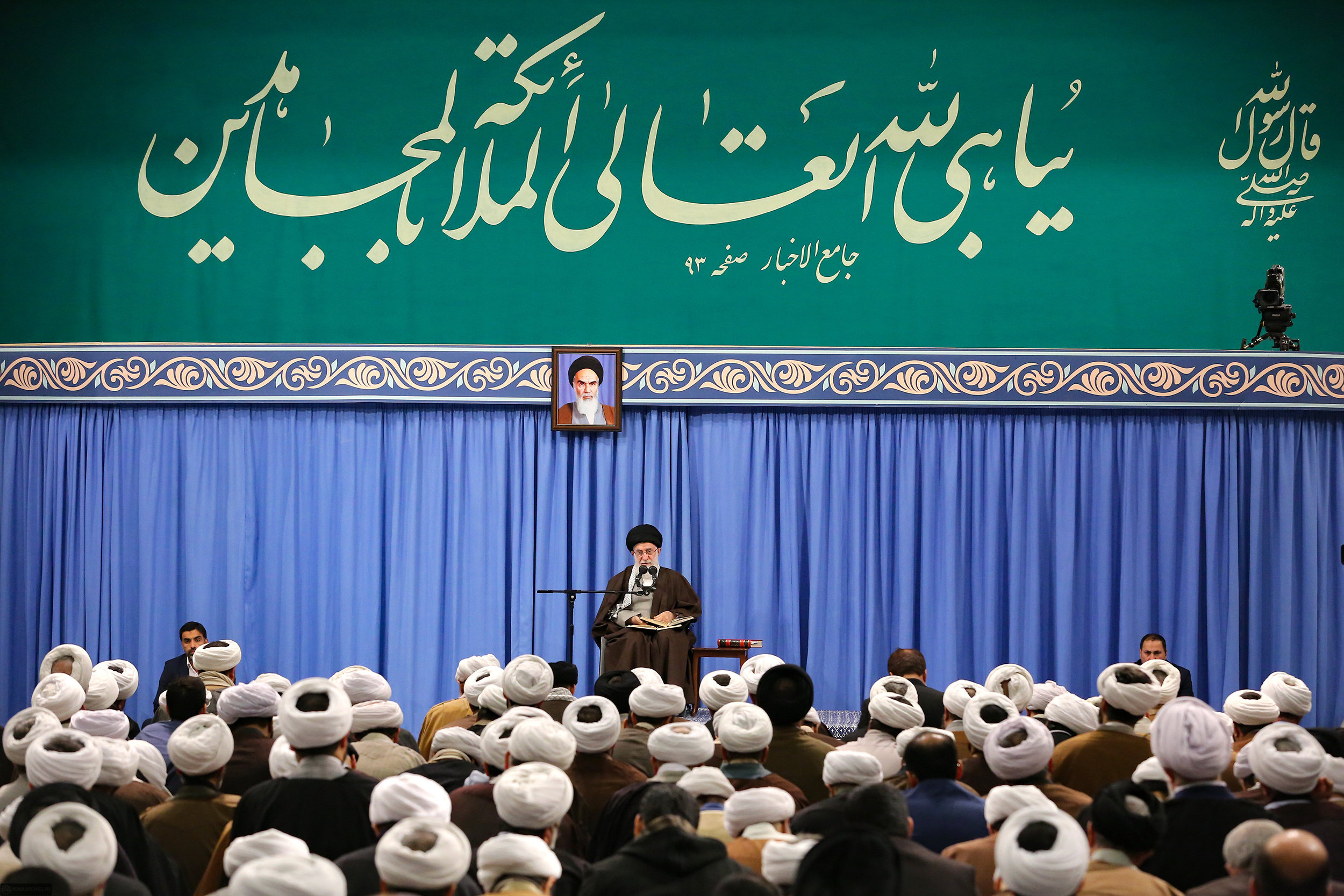 انتقاد رهبر معظم انقلاب نسبت به ثبتنام بیمحابای برخی افراد در انتخابات مجلس انتقاد رهبر معظم انقلاب نسبت به ثبتنام بیمحابای برخی افراد در انتخابات مجلس