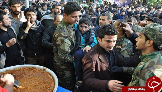کودک معلول در حرم امام حسین(ع) شفا یافت + تصاویر