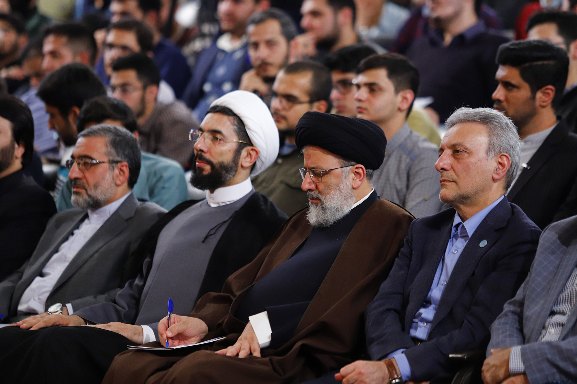 برگزاری مراسم روز دانشجو در دانشگاه تهران با حضور رئیس قوه قضاییه/ حضور پرشور دانشجویان از ساعتی قبل از برنامه در محل برگزاری و سالن جانبی/ آغاز سوالات برگزاری مراسم روز دانشجو در دانشگاه تهران با حضور رئیس قوه قضاییه/ حضور پرشور دانشجویان از ساعتی قبل از برنامه در محل برگزاری و سالن جانبی/ آغاز سوالات