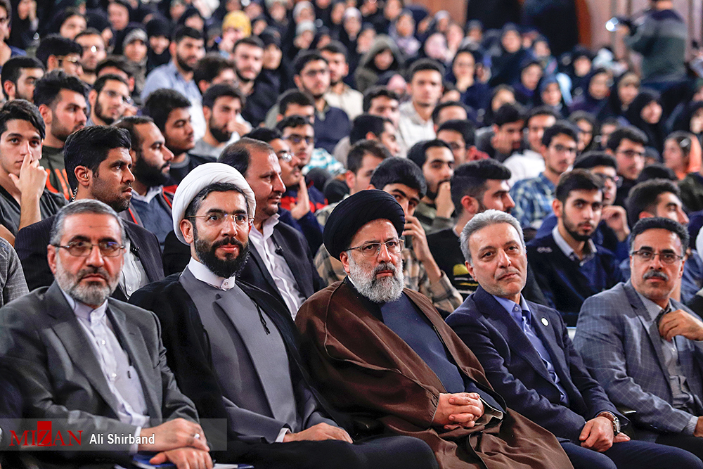 اقدام ما بعنوان دستگاه قضایی کاخ مفسدان را ویران و خانه مستضعفان را آباد خواهد کرد/در دفترم ننشستهام و بگویم من میخواهم با فساد مبارزه کنم/ خط قرمز ما این جناح و آن جناح نیست/ توهین به هیچکس انتقاد از همه اقدام ما بعنوان دستگاه قضایی کاخ مفسدان را ویران و خانه مستضعفان را آباد خواهد کرد/در دفترم ننشستهام و بگویم من میخواهم با فساد مبارزه کنم/ خط قرمز ما این جناح و آن جناح نیست/ توهین به هیچکس انتقاد از همه