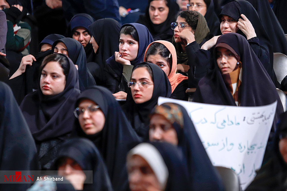 اقدام ما بعنوان دستگاه قضایی کاخ مفسدان را ویران و خانه مستضعفان را آباد خواهد کرد/در دفترم ننشستهام و بگویم من میخواهم با فساد مبارزه کنم/ خط قرمز ما این جناح و آن جناح نیست/ توهین به هیچکس انتقاد از همه اقدام ما بعنوان دستگاه قضایی کاخ مفسدان را ویران و خانه مستضعفان را آباد خواهد کرد/در دفترم ننشستهام و بگویم من میخواهم با فساد مبارزه کنم/ خط قرمز ما این جناح و آن جناح نیست/ توهین به هیچکس انتقاد از همه