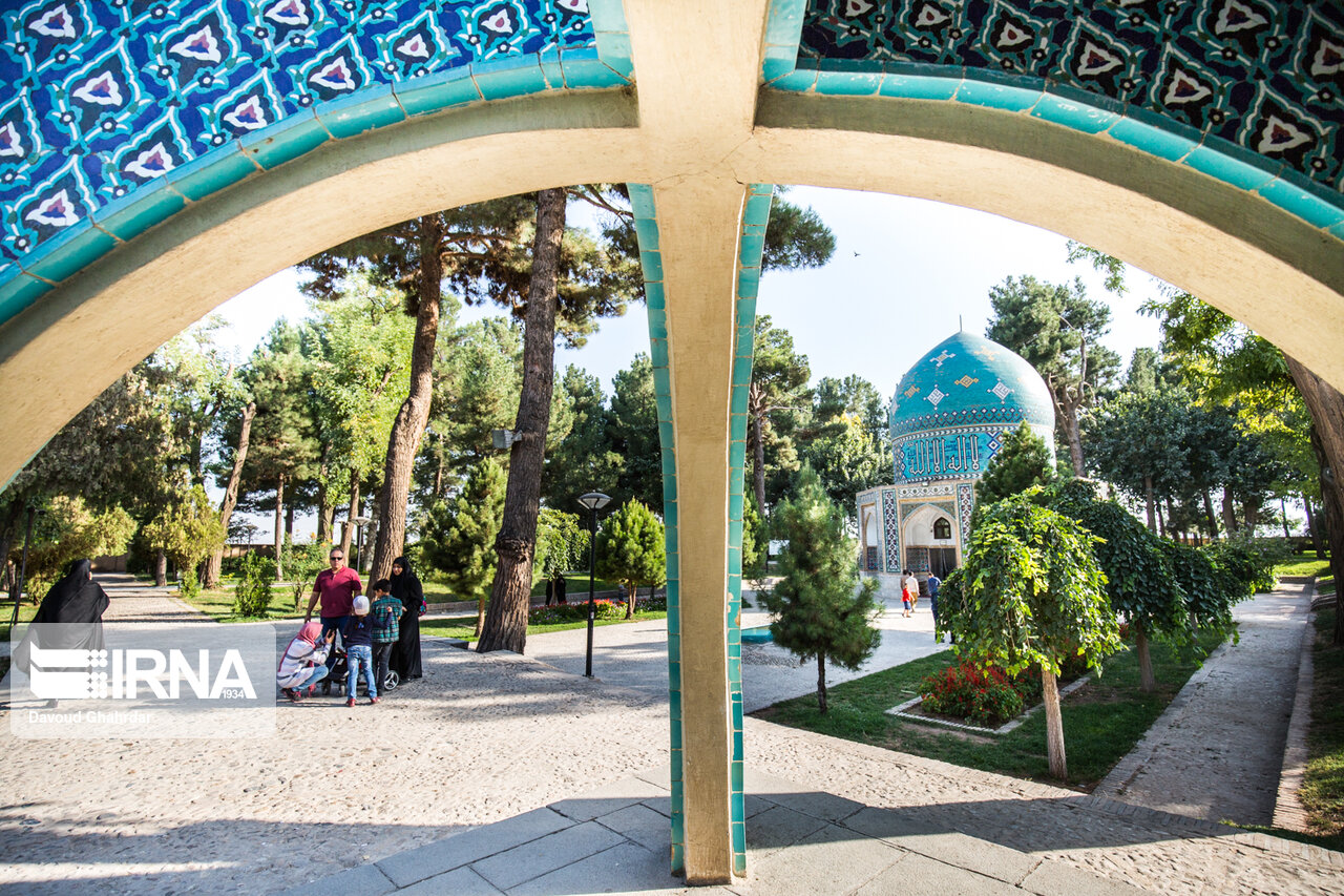 آرامگاه کمال‌الملک به روایت تصویر