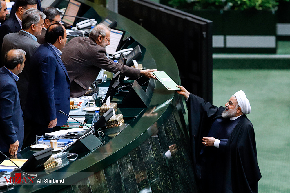 رئیس جمهور : اختصاص ارز ۴۲۰۰ تومانی برای کالای اساسی در بودجه سال ۹۹/ حقوق اقشار آسیب پذیر در بودجه افزایش پیدا کرده است رئیس جمهور : اختصاص ارز ۴۲۰۰ تومانی برای کالای اساسی در بودجه سال ۹۹/ حقوق اقشار آسیب پذیر در بودجه افزایش پیدا کرده است
