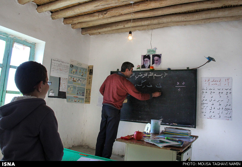 جمع آوری 30 عروسک مشکوک در البرز/تصاویر مدرسه ای در اردبیل با یک دانش آموز/پوشش عجیب یک خانم در متروی تهران+ عکس جمع آوری 30 عروسک مشکوک در البرز/تصاویر مدرسه ای در اردبیل با یک دانش آموز/پوشش عجیب یک خانم در متروی تهران+ عکس