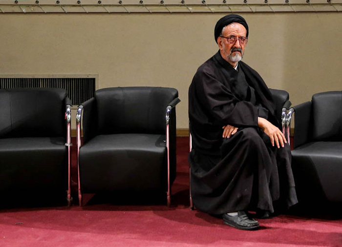 دهن کجی  2650 کلمه ای مدیر مسئول روزنامه اطلاعات به قانون و ملت
