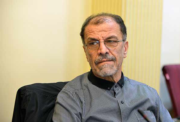 خسروی وفا: داغ شهادت سردار سلیمانی داغی است که با اشک هم تسکین پیدا نمیکند