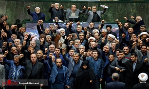 نمایندگان مجلس خواستار پاسخ سخت و کوبنده ایران به آمریکا شدند