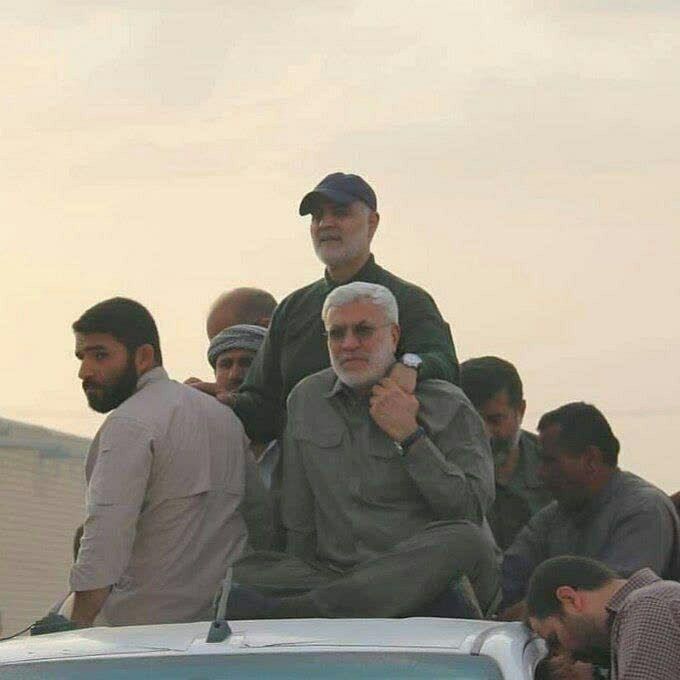 اقامه نماز بر پیکر حاج قاسم و همرزمانش به امامت ولی امر مسلمین/ ورود پیکر پاک شهدا به تهران/ قیام مردم پایتخت تا ساعتی دیگر + فیلم تصاویر اقامه نماز بر پیکر حاج قاسم و همرزمانش به امامت ولی امر مسلمین/ ورود پیکر پاک شهدا به تهران/ قیام مردم پایتخت تا ساعتی دیگر + فیلم تصاویر