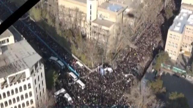 تصاویر هوایی از بدرقه تاریخی شهید حاج قاسم سلیمانی و شهدای مقاومت در تهران تصاویر هوایی از بدرقه تاریخی شهید حاج قاسم سلیمانی و شهدای مقاومت در تهران