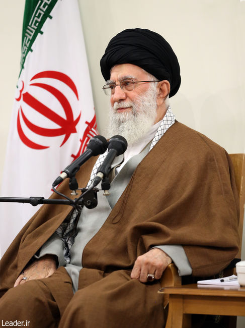 یکی از نامهای دارای افتخار در تاریخ ما - به همان اندازهیی که واقعیت دارد - امیرکبیر است یکی از نامهای دارای افتخار در تاریخ ما - به همان اندازهیی که واقعیت دارد - امیرکبیر است