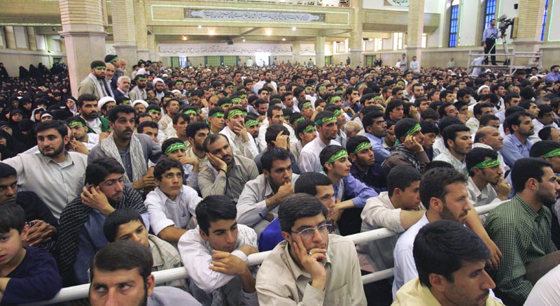 ملتی که معتقد به مهدویت است، هیچگاه احساس ضعف نمیکند و در مقابل زورگویان سر تسلیم فرود نمیآورد ملتی که معتقد به مهدویت است، هیچگاه احساس ضعف نمیکند و در مقابل زورگویان سر تسلیم فرود نمیآورد
