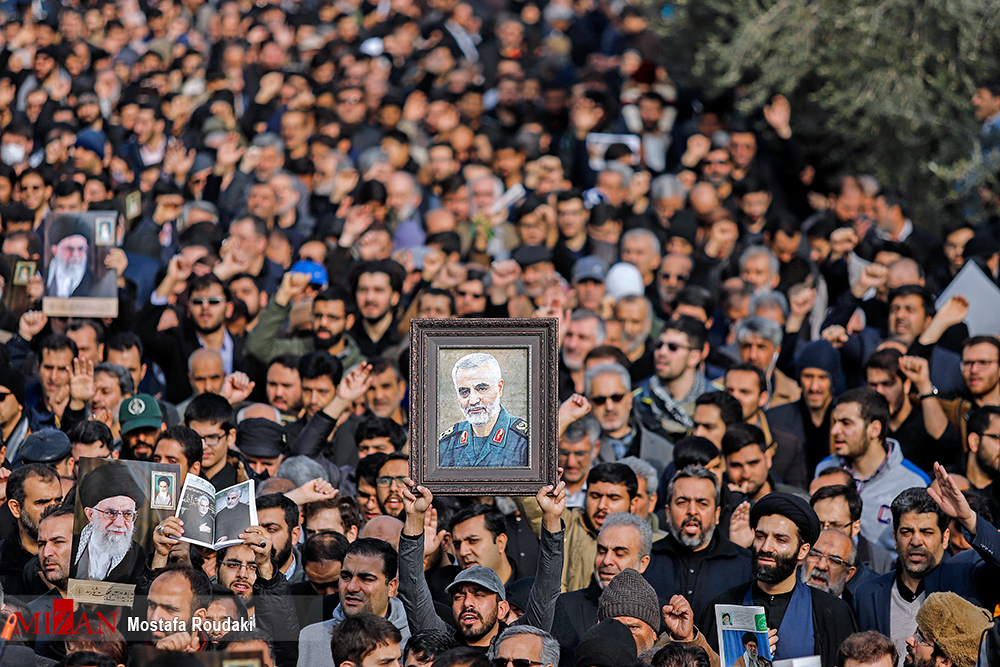 پاسخ سپاه هیبت بادکنکی آمریکا را ترکاند/سردار سلیمانی برخلاف عرف کلاسیک، قبل از جنگ به دنبال صلح بود/ انتخابات شاه کلید حل مشکلات داخلی و خارجی است