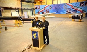 سرلشکر سلامی و سردار حاجی‌زاده ویژگی‌های موشک رعد ۵۰۰ را تشریح کردند
