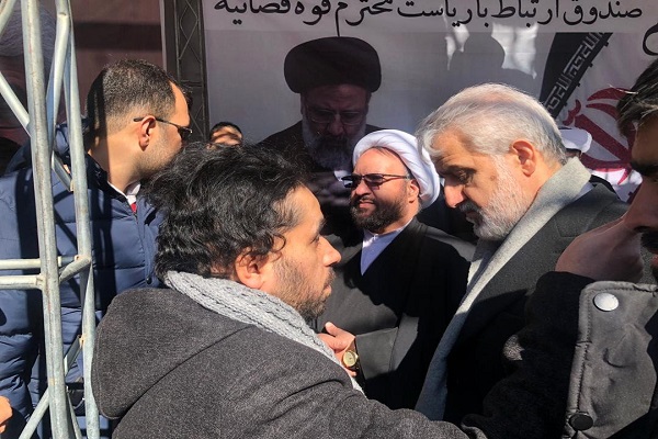 حضور پرشور مردم در راهپیمایی یوم الله ٢٢ بهمن سیلى محکمى بر دهان دشمن است حضور پرشور مردم در راهپیمایی یوم الله ٢٢ بهمن سیلى محکمى بر دهان دشمن است