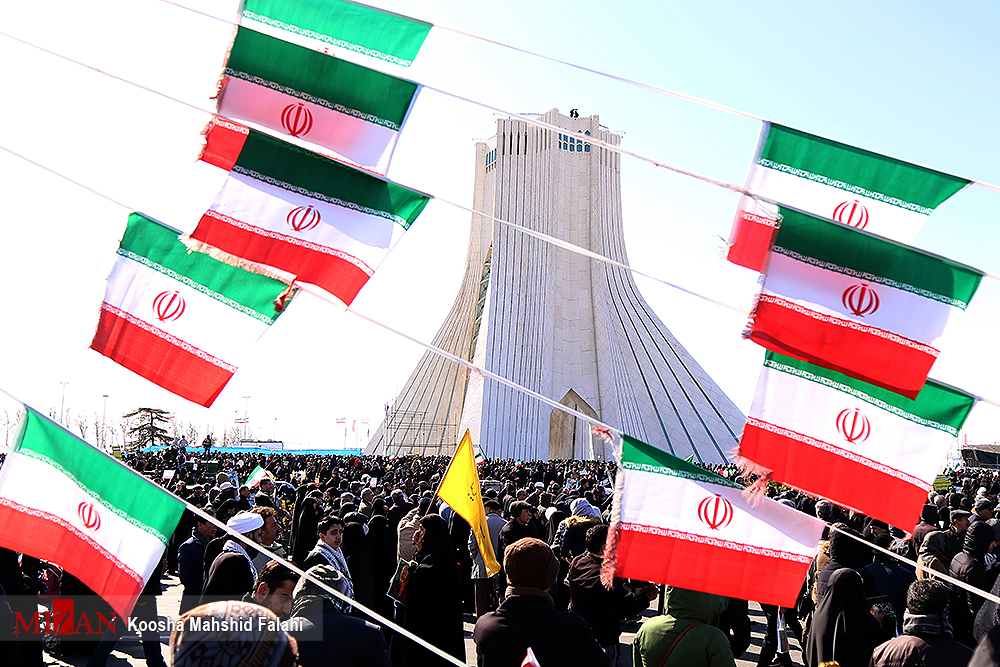 راهپیمایانِ سلیمانی‌نشان «ضربه کوبنده» را وارد کردند