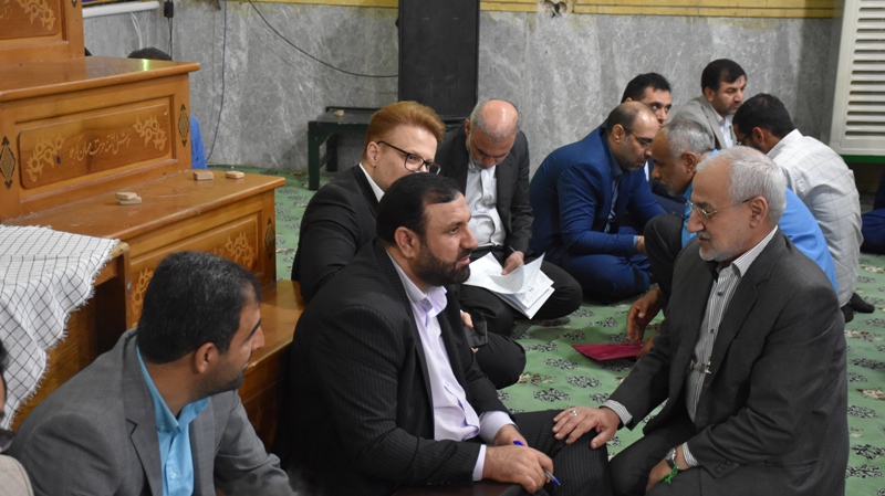 برپایی میز خدمت در ۱۸ حوزه قضایی هرمزگان/ دیدار رئیس کل دادگستری با ۳۱۷ نفر از شهروندان در مسجد امام حسین (ع) بندرعباس