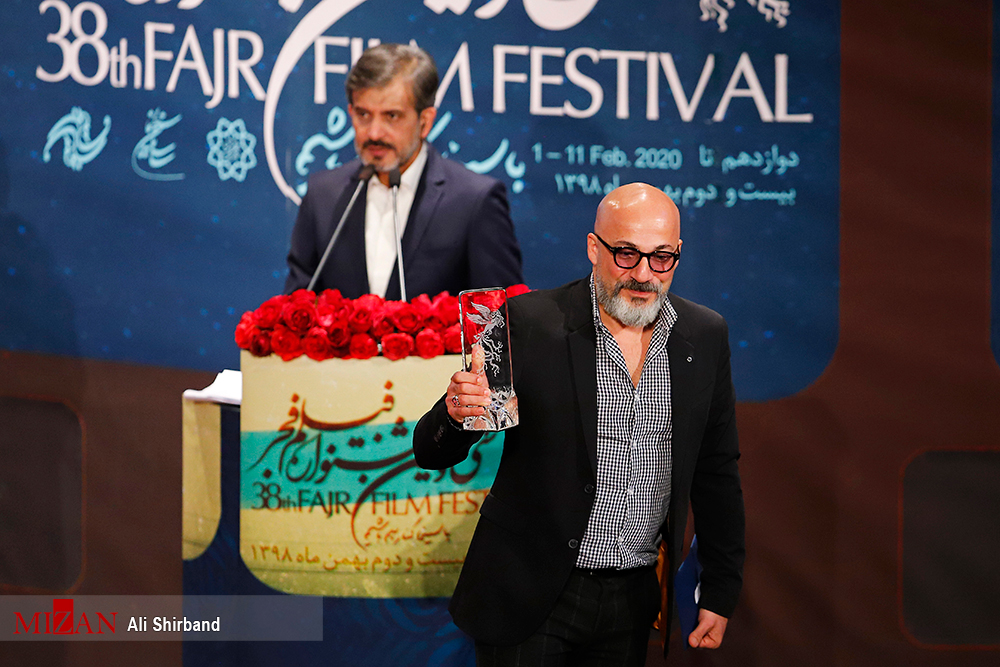 گزارش لحظه به لحظه میزان از اختتامیه سی و هشتمین جشنواره فیلم فجر/لیست برندگان سیمرغ بلورین گزارش لحظه به لحظه میزان از اختتامیه سی و هشتمین جشنواره فیلم فجر/لیست برندگان سیمرغ بلورین