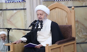 آیت الله مکارم شیرازی: ایران کشوری مستقل و نظام اسلامی نظامی پایدار و با صلابت است