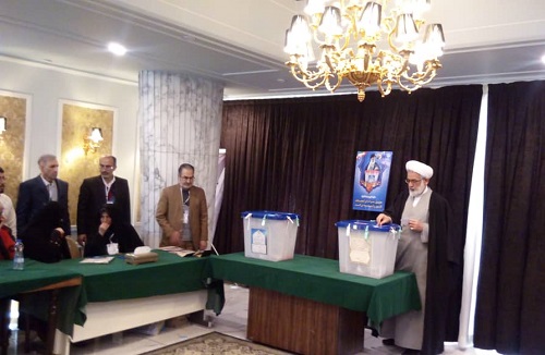 دادستان کل کشور رای خود را در صندوق انداخت