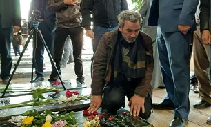ابوفدک بر سر مزار سپهبد شهید قاسم سلیمانی حضور یافت