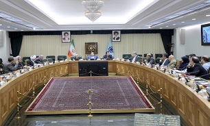 نهمنین نشست دورهای همتی با اقتصاد دانان برگزار شد
