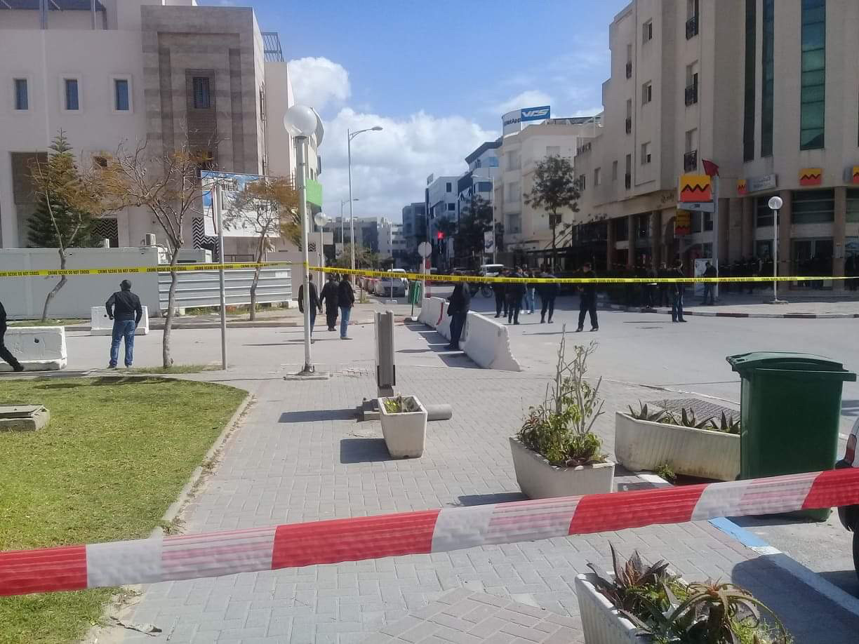 عکس| وقوع انفجار انتحاری در نزدیکی سفارت آمریکا در تونس عکس| وقوع انفجار انتحاری در نزدیکی سفارت آمریکا در تونس