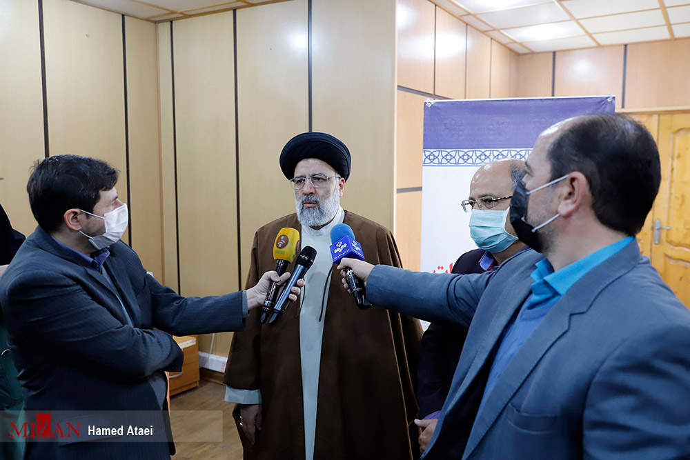 اختیاراتی که شورای عالی امنیت ملی با تنفیذ رهبر انقلاب برای مدیریت و کنترل بیماری کرونا به مسئولان اجرایی داده اتمام حجت است/ اختیارات لازم داده شده، همه دستگاهها به کمک دستگاه بهداشت و درمان کشور بشتابند اختیاراتی که شورای عالی امنیت ملی با تنفیذ رهبر انقلاب برای مدیریت و کنترل بیماری کرونا به مسئولان اجرایی داده اتمام حجت است/ اختیارات لازم داده شده، همه دستگاهها به کمک دستگاه بهداشت و درمان کشور بشتابند