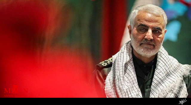 سپهبد سلیمانی در کاخ تدمر پس از پیروزی بر داعش: انا لله و انا الیه راجعون سپهبد سلیمانی در کاخ تدمر پس از پیروزی بر داعش: انا لله و انا الیه راجعون