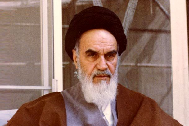 از شهادت نترسید؛ و نمیترسید/ شهادتْ عزتِ ابدی است از شهادت نترسید؛ و نمیترسید/ شهادتْ عزتِ ابدی است