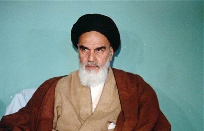 آن قدری که دشمنان ما از حربه تبلیغات استفاده میکنند از طریق دیگری نمیکنند آن قدری که دشمنان ما از حربه تبلیغات استفاده میکنند از طریق دیگری نمیکنند