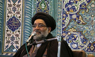 امام جمعه موقت ورامین: ضرورت ارتباط عاطفی مسئولین با مردم برای حفظ آرامش در مقابله با ویروس کرونا