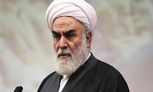احوالپرسی رئیس دفتر مقام معظم رهبری از آیت‌الله امینی
