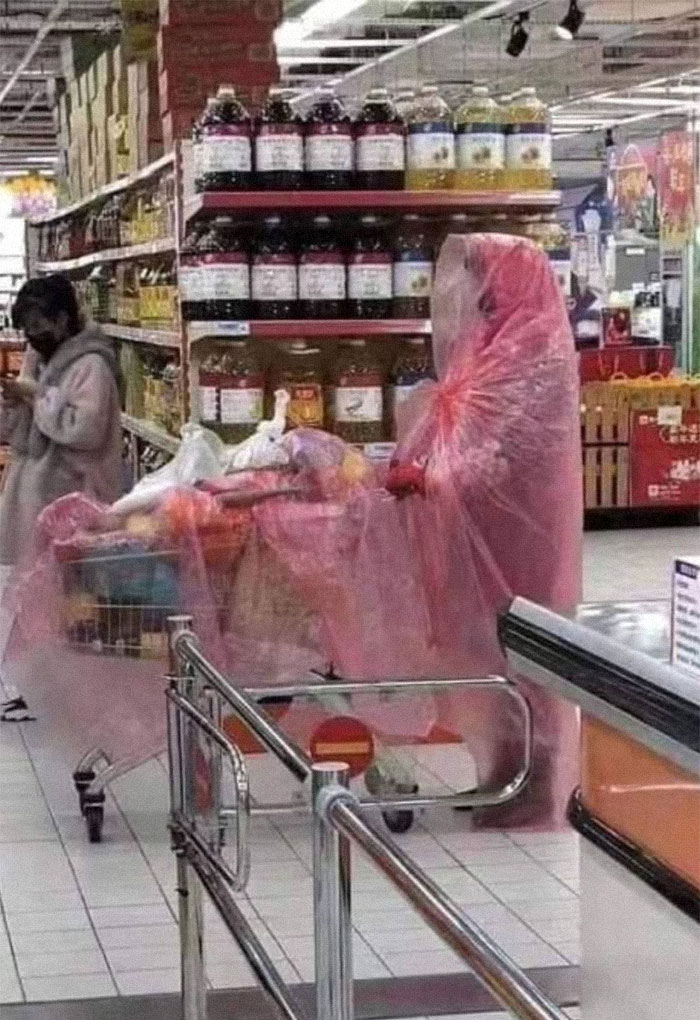 ماسک ها و پوشش های عجیب برای محافظت در برابر ویروس کرونا ماسک ها و پوشش های عجیب برای محافظت در برابر ویروس کرونا