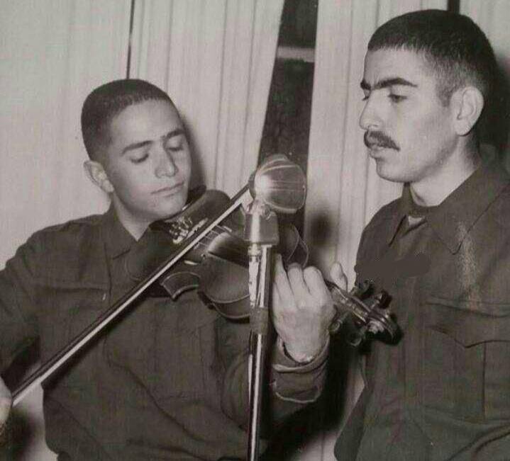عکسی دیده نشده از شهرام ناظری در دوران سربازی