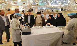 رییس کل دادگستری فارس از کارگاه تولید ماسک در حرم مطهر شاهچراغ (ع) بازدید کرد