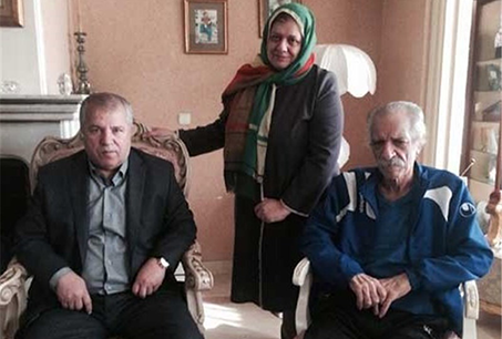 کاش احترام را از قدیمی‌ها بیاموزیم؛ تیم دوم پورحیدری پرسپولیس بود، تیم دوم پروین استقلال! //////////بماند/////////