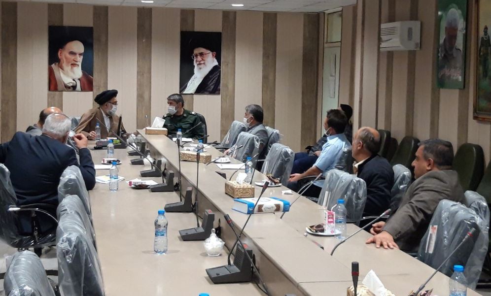 همه مسئولان با انسجام برای محرومین کار کنند و دنبال گزارش نباشند
