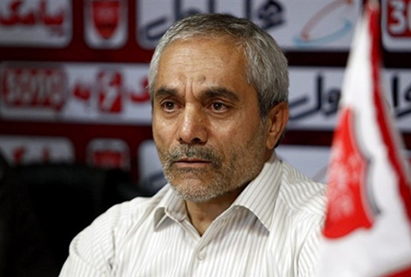طاهری: بازنشسته نیستم و می‎‌توانم به پرسپولیس برگردم/ از 36 میلیارد پاداش کنفدراسیون فوتبال آسیا 21 میلیارد در باشگاه سند شد!/ اسپانسر مشترک با استقلال به ما کمتر پول می‌داد/ مافیای فوتبال نمی‌خواست شفاف کار کنم