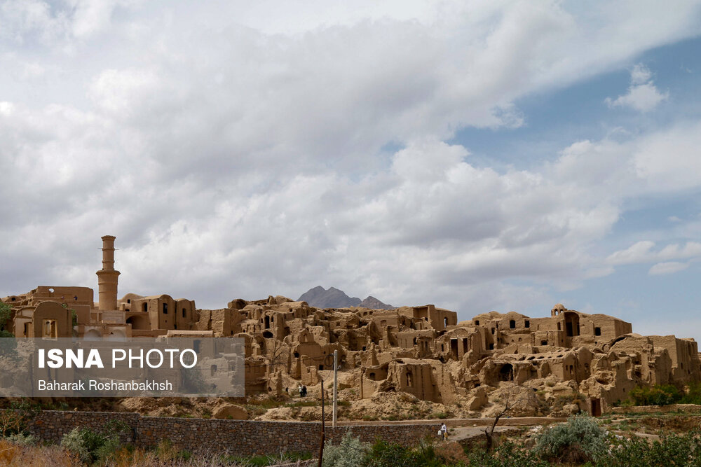 قدم به قدم در روستایی تاریخی در یزد