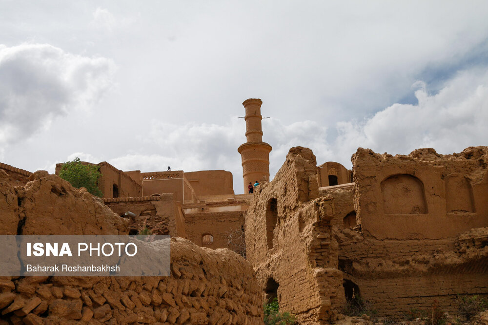 قدم به قدم در روستایی تاریخی در یزد