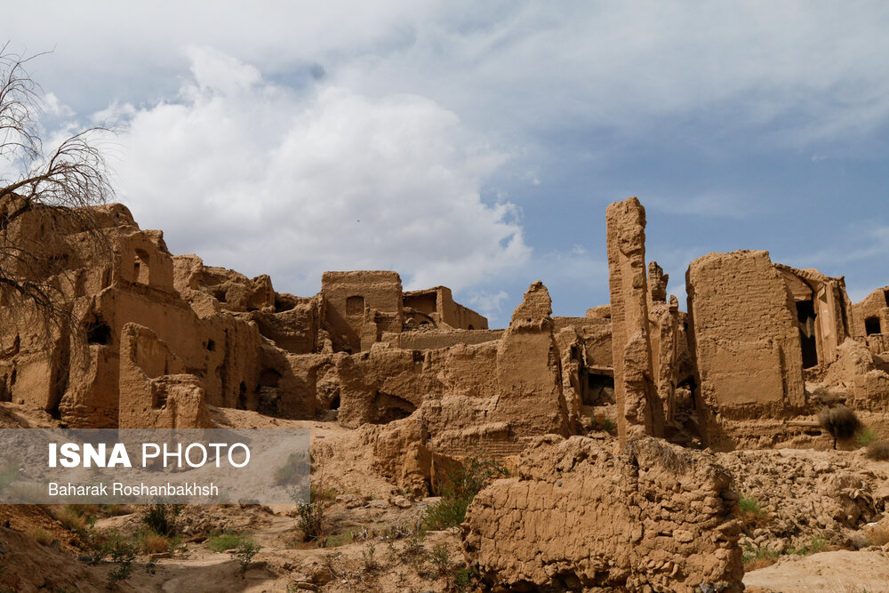 قدم به قدم در روستایی تاریخی در یزد