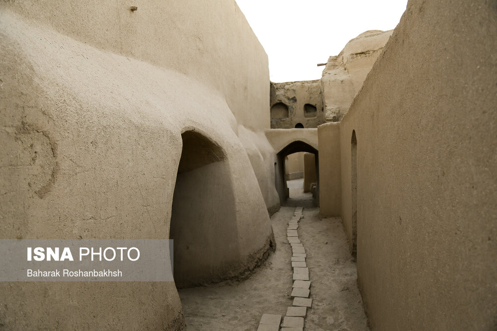 قدم به قدم در روستایی تاریخی در یزد