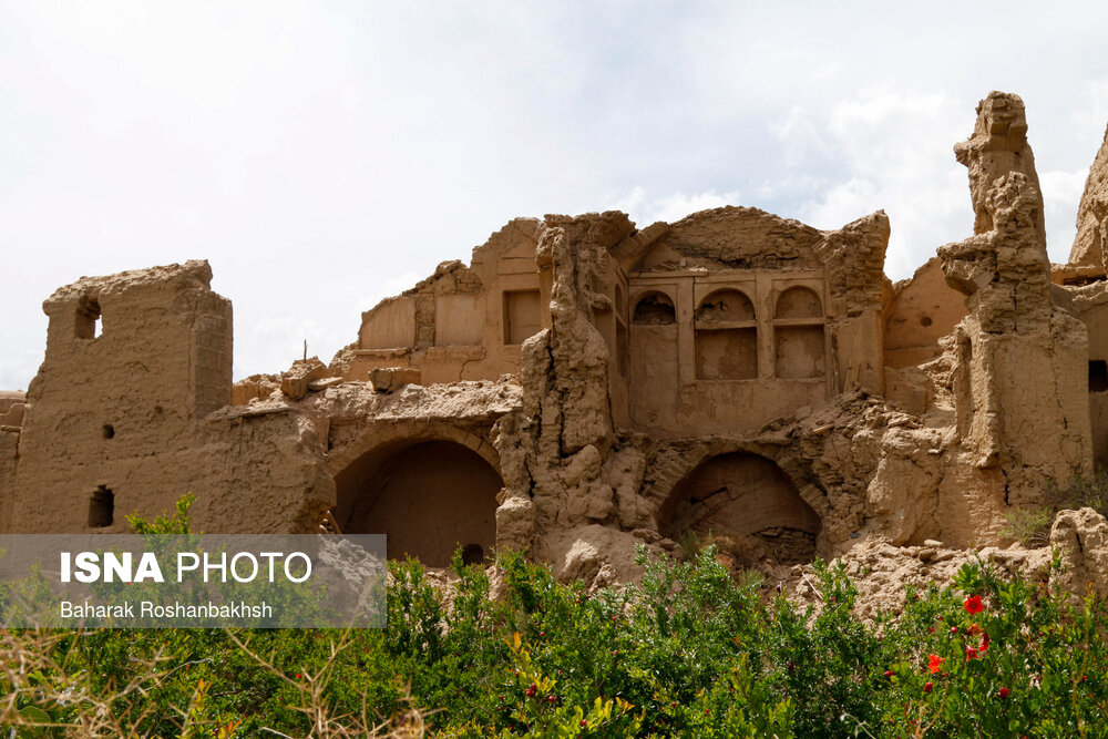 قدم به قدم در روستایی تاریخی در یزد