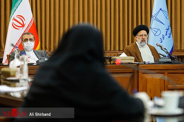 دیوان عدالت اداری در رابطه با احقاق حقوق تضییع شده پرستاران اقدام فوری کند/ سازمان بازرسی علت عدم اجرای برخی از قوانین مصوب درحوزه پرستاری را ظرف ۴ ماه بررسی کند