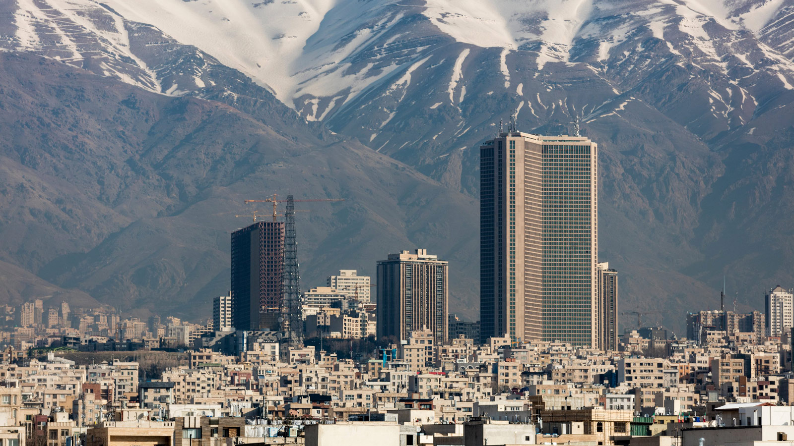 کاهش قیمت مسکن چطور امکان پذیر است؟